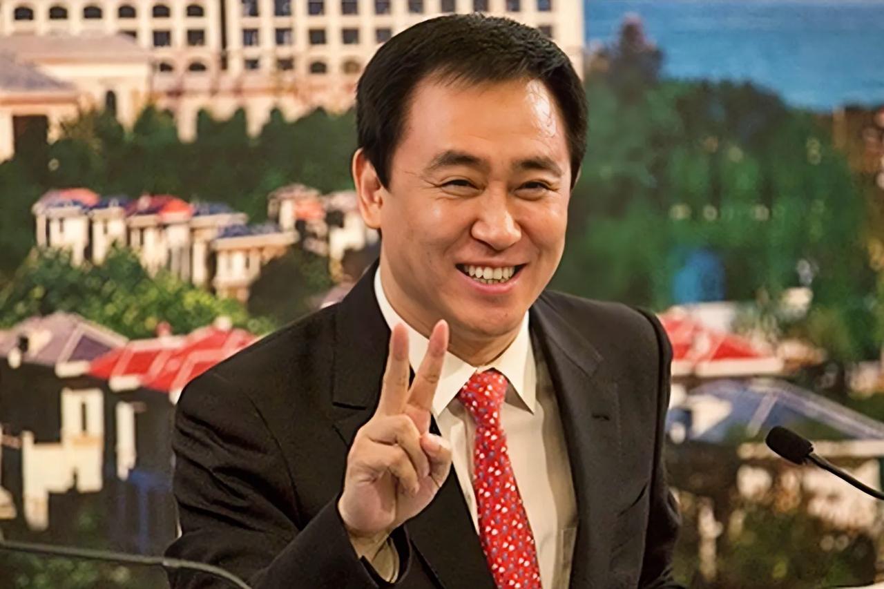 恒大借了哪些银行的钱？
民生银行293亿元；
农业银行242亿元；
招商银行11