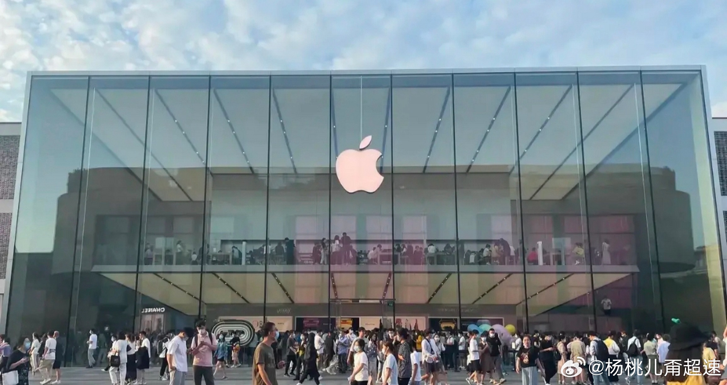 苹果店员也被涨价整懵了听说 iPad和Mac系列只是开始明年就是手机等等其他了？