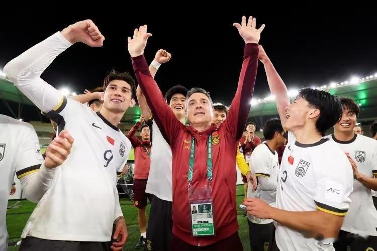 U23亚洲杯决赛，日本队和中国队（U23国足）争冠军，五场球0失球说明安东尼奥的