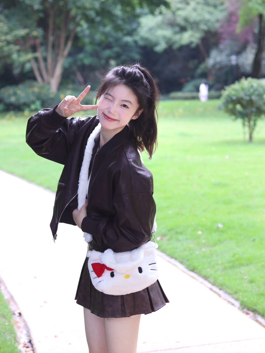 蓬松高马尾就是方圆脸的救星！