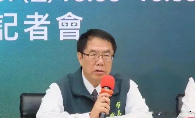 黄智贤：人格极其分裂！

本想不再关注黄智贤的话题，可是平台仍旧不断推送，看的不