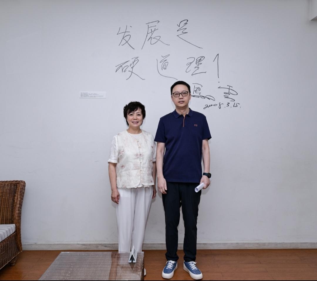 啊？比亚迪仰望和阿里这是要干啥？
前两天有网友看到，杭州阿里园区停了一整排仰望车