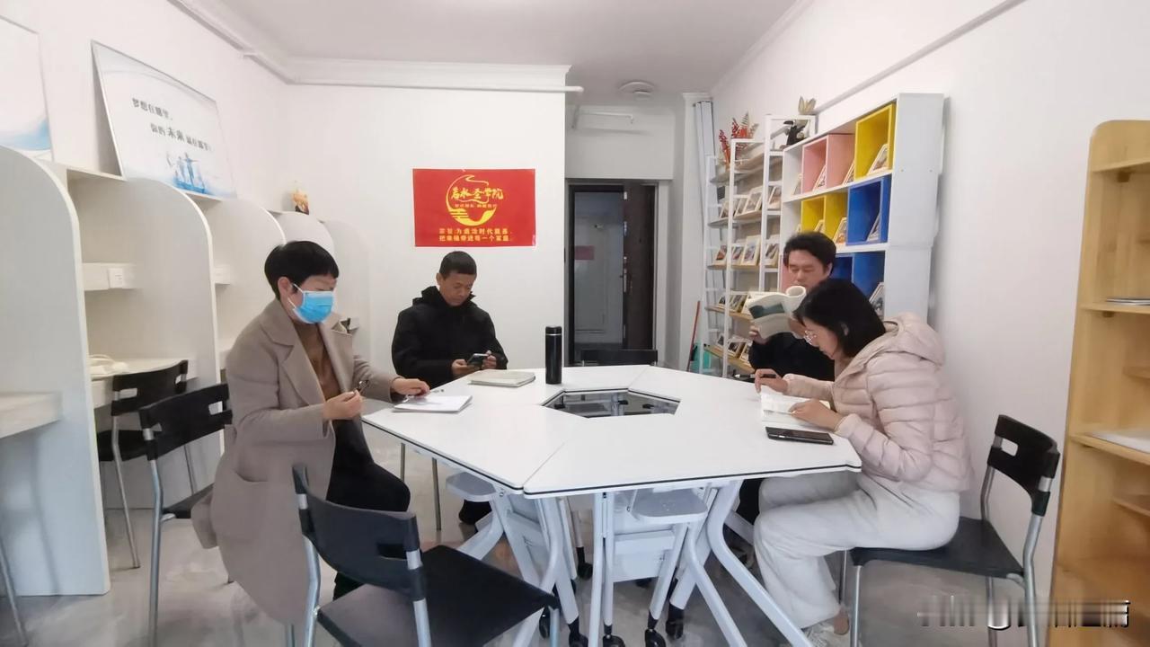 在这个世上，能对自己负责的人永远只有一个，那就是自己。王小波在《三十而立》中说过