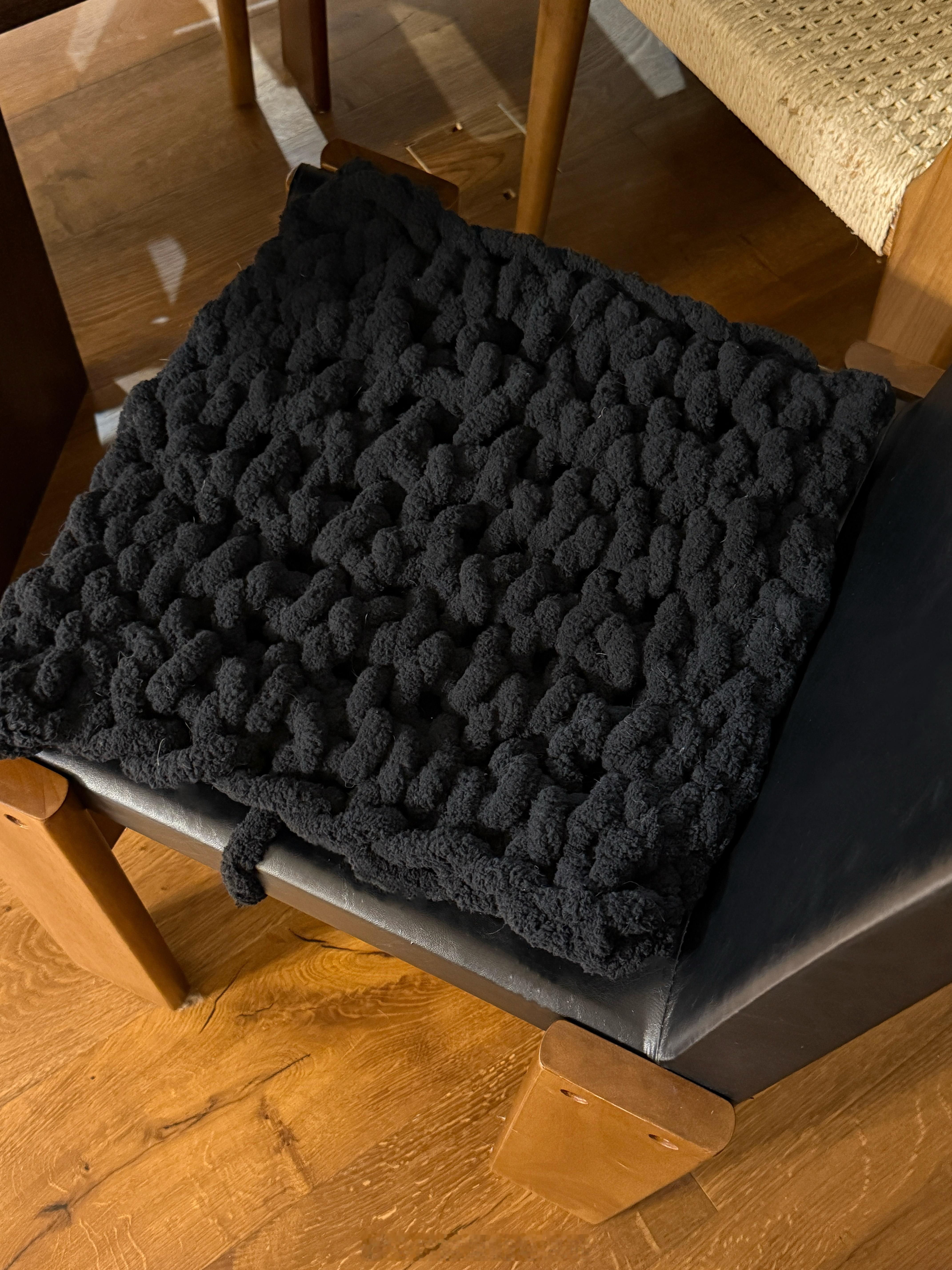 一下午编了个屁垫编这个一点都不容易啊！！！ 