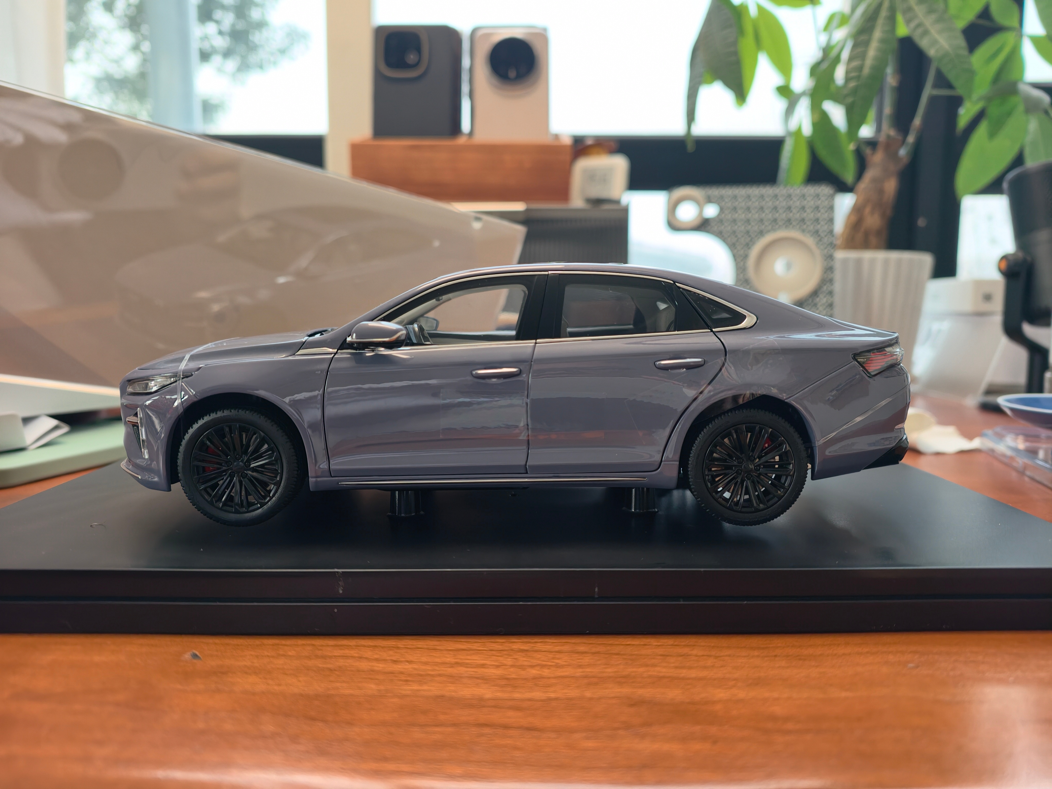 一直想给大家送辆车来着，这辆吉利中国星大家应该不嫌弃吧？ 