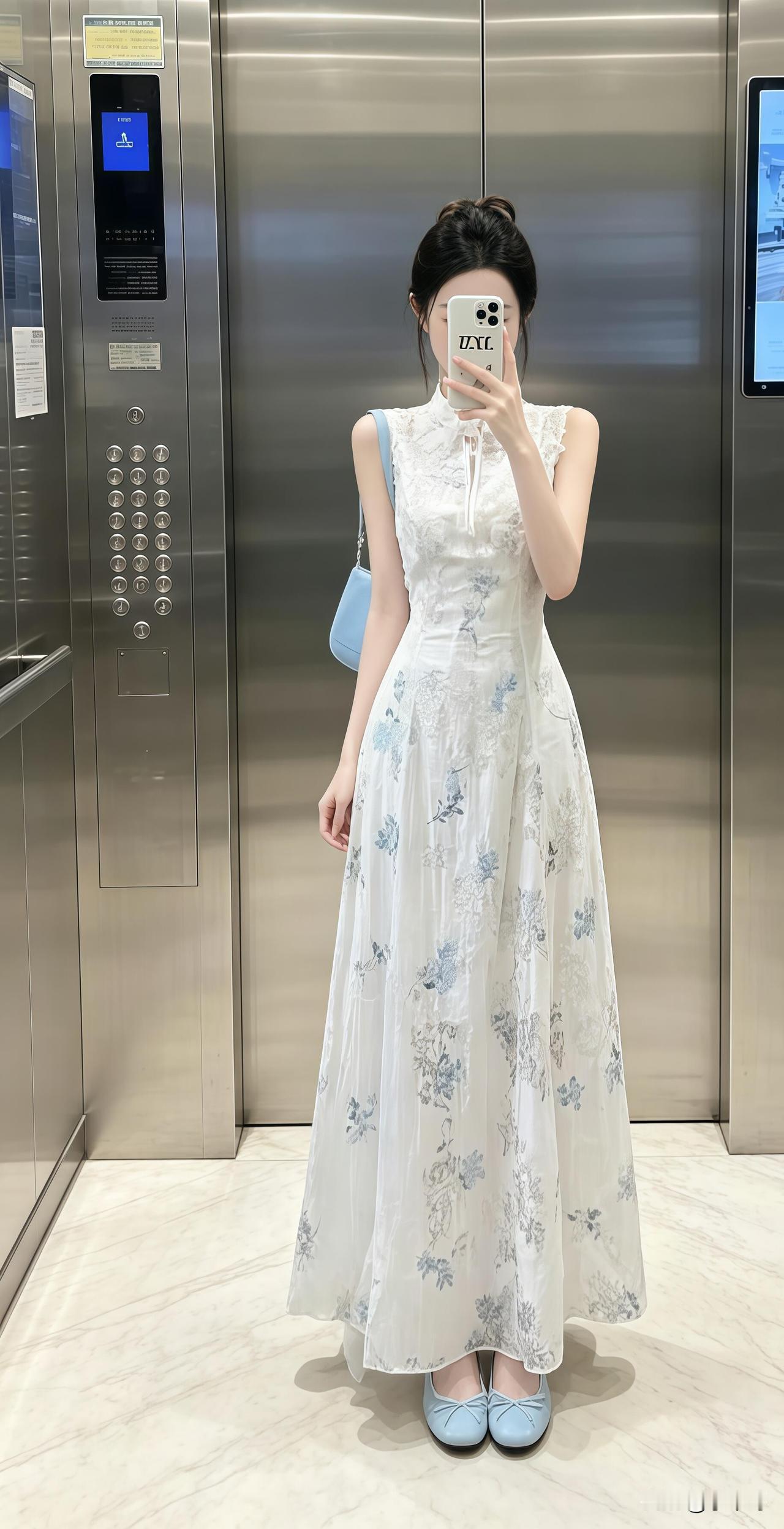 不懂就问，为什么美女拍照喜欢用手机挡着脸？
