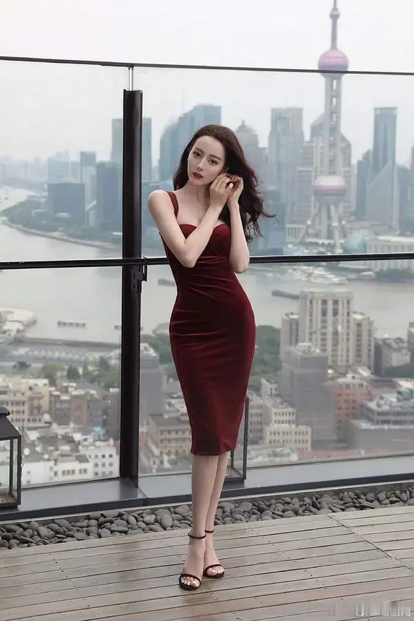 你们觉得迪丽热巴适合走这种风格吗？ 