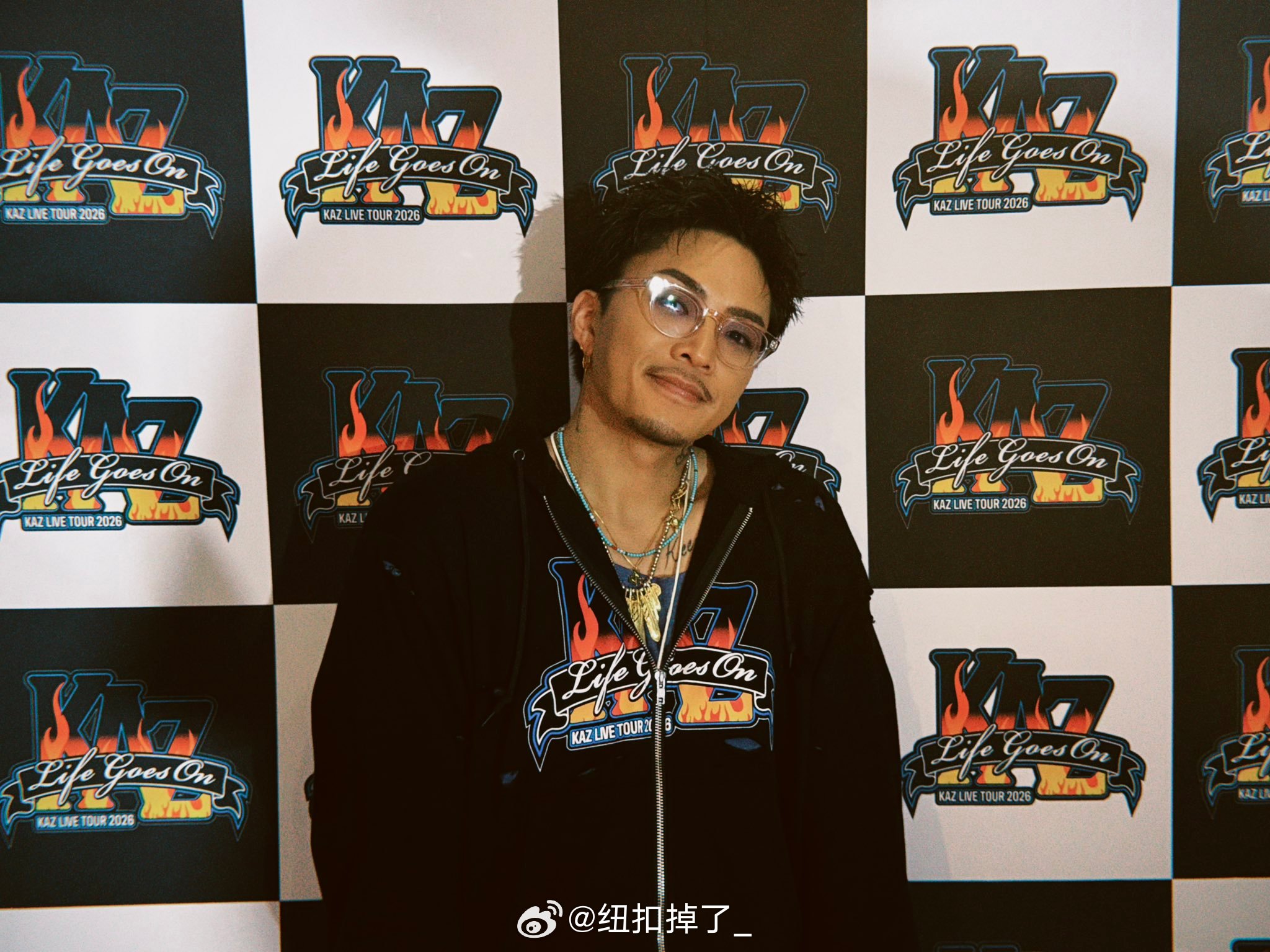 剪了头发重新变成我的老公了谢谢 