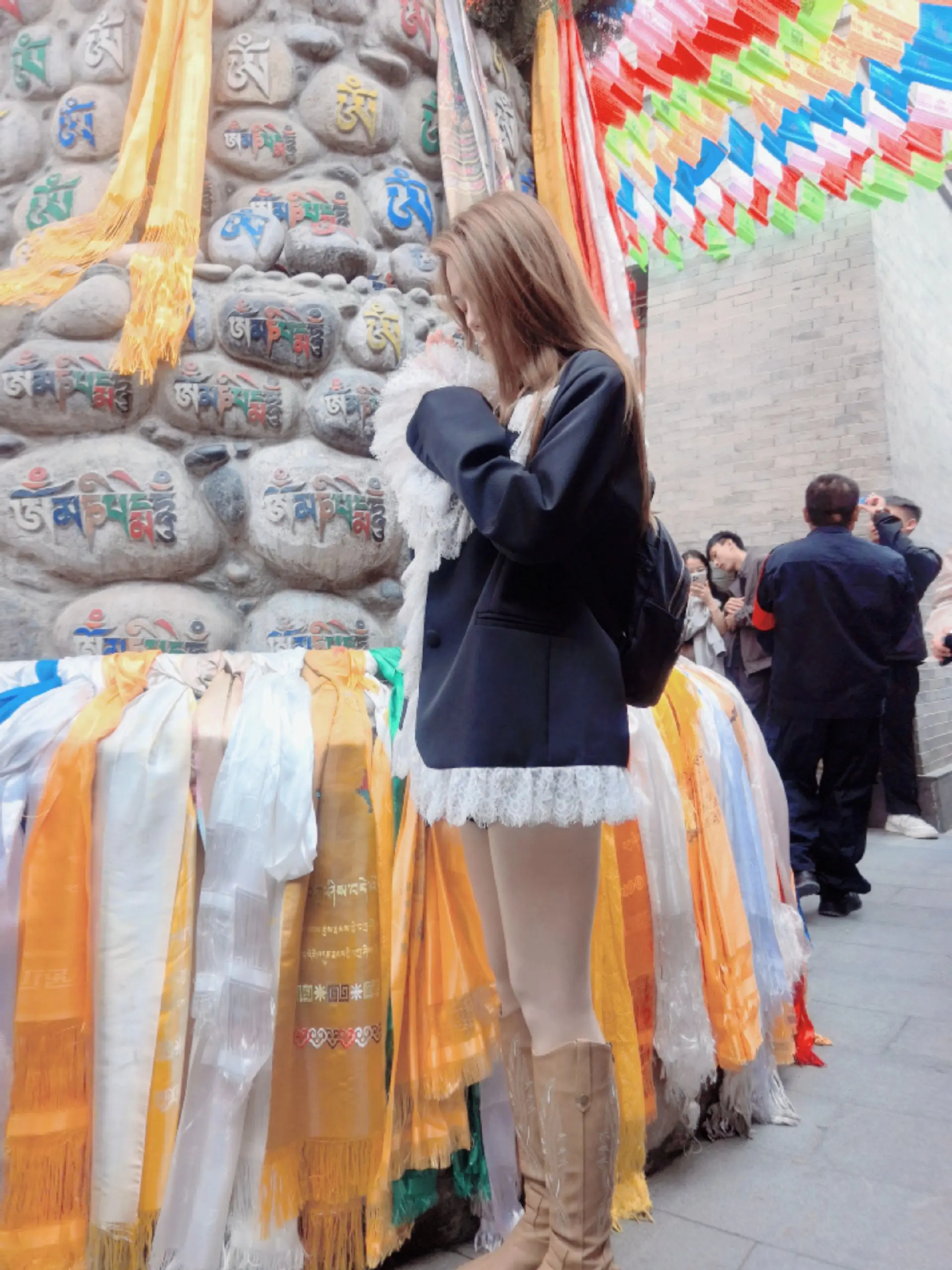 落难的时候不要麻烦任何人 站起来的时候不要联系任何人