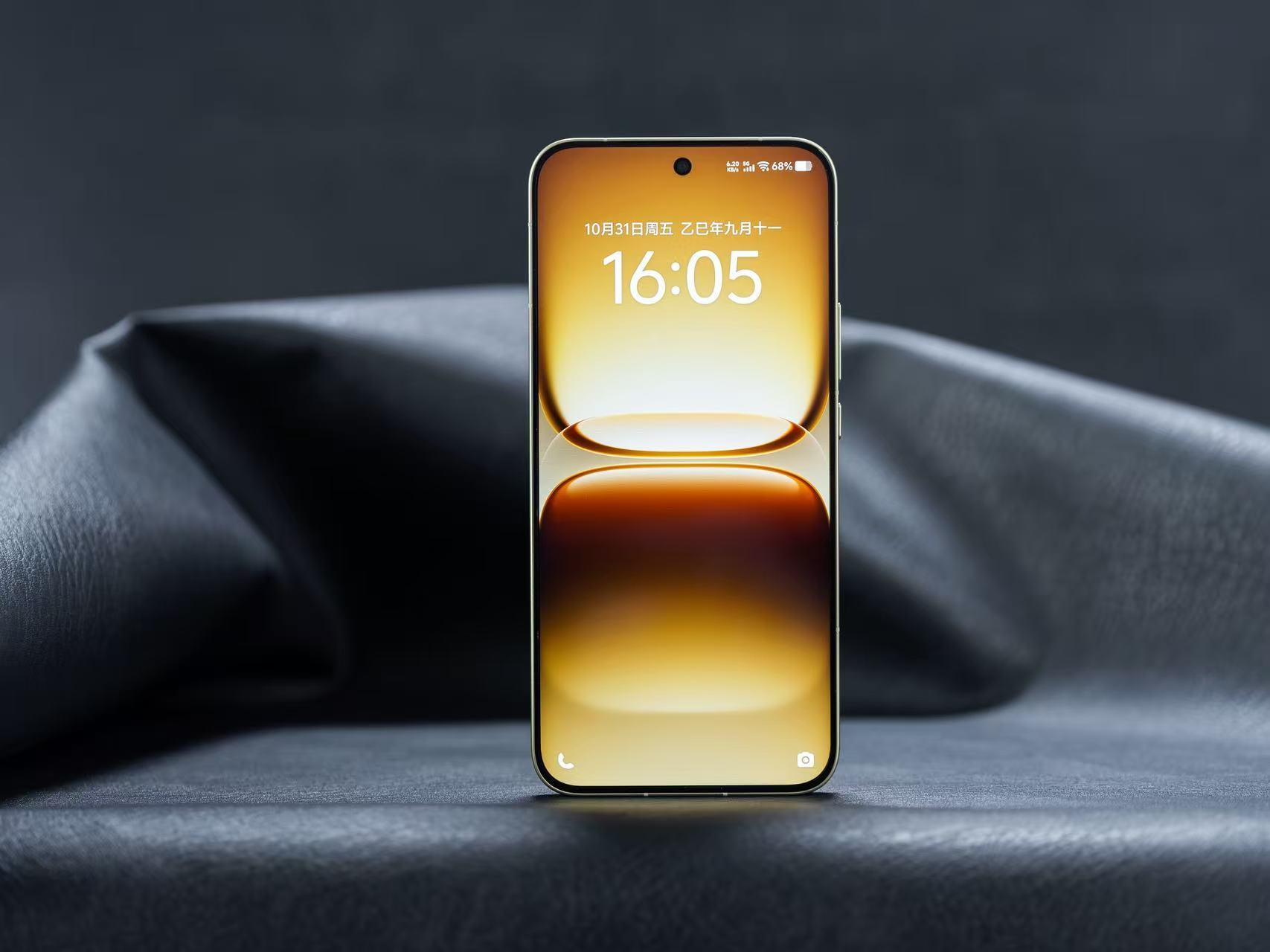 【iQOO 15「旷野」真机图赏】这就是今天刚开售的旷野配色真机，拍了组图给你们