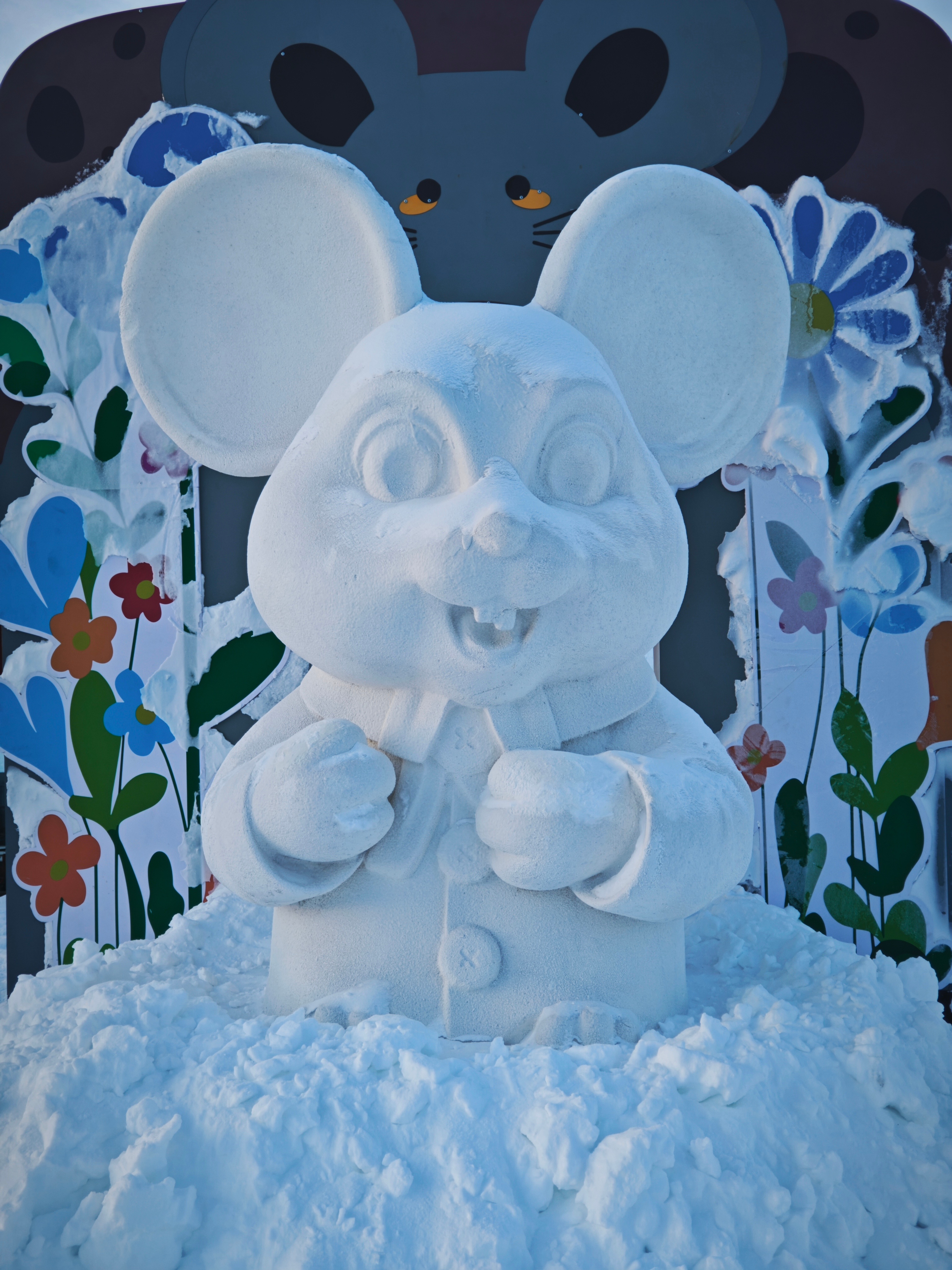 这雪景的十二生肖有点胖嘿子鼠丑牛，寅虎卯兔，辰龙巳蛇，午马未羊，申猴酉鸡，戌狗亥