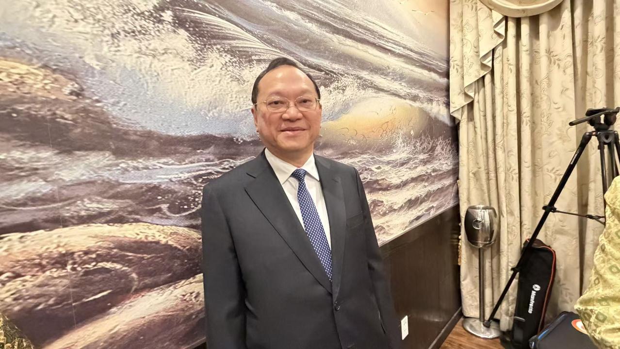 全面介绍品牌发展历程与北美市场布局
美国大文行酒业董事长张瑞群媒体见面会洛杉矶隆