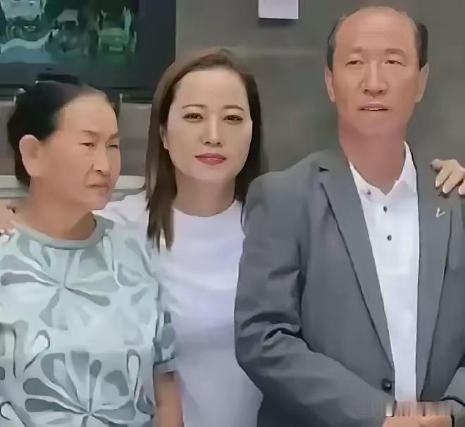 明学昌妻子李晓芳，死刑结束后领回亲人遗体，心里会是怎样的感受？   一热剧《我是