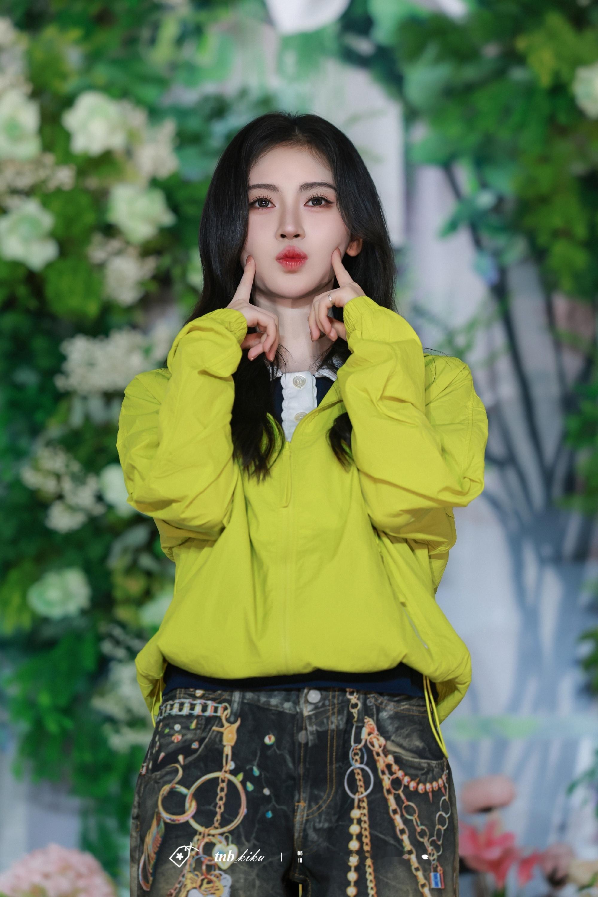 鞠婧祎 jjy鞠婧祎阿黛 jjy鞠婧祎来战 “你是春日的入场券，盛夏的晚晴天”?