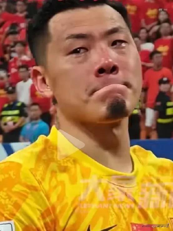 王大雷哭了！

不止王大雷，国足队员很多都哭了，他们心里太憋屈了，这次国足世预赛