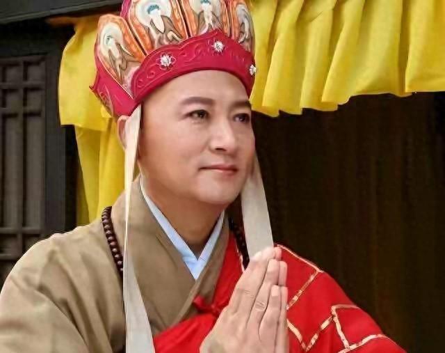 4月5日晚8点50分,85岁的紫檀女王陈丽华走完了她传奇的一生。

讣告发出后,