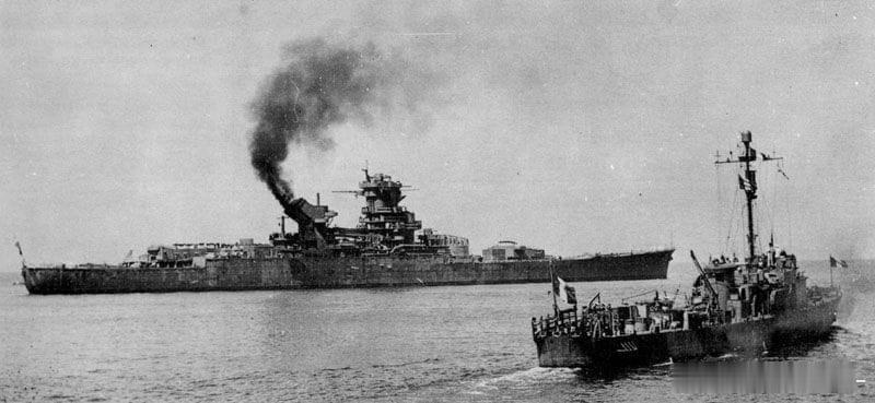 从圣纳泽尔海军船厂紧急跑路的让 巴尔号战列舰，摄于1940年6月19日（图1）图