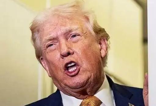 成功绑走马杜罗之后，特朗普真的很飘，不仅公然威胁多国，还明目张胆的宣称：“西半球