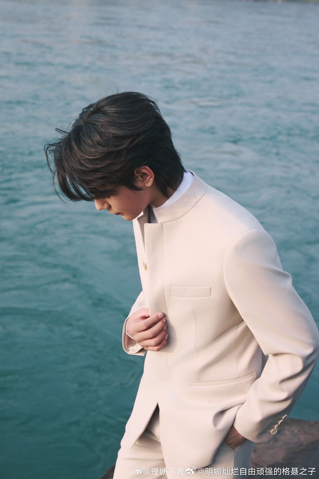 丁真真藏时光 惊喜惊喜，丁总又要走红毯啦，这次会以什么造型出席呢？不知道Redg