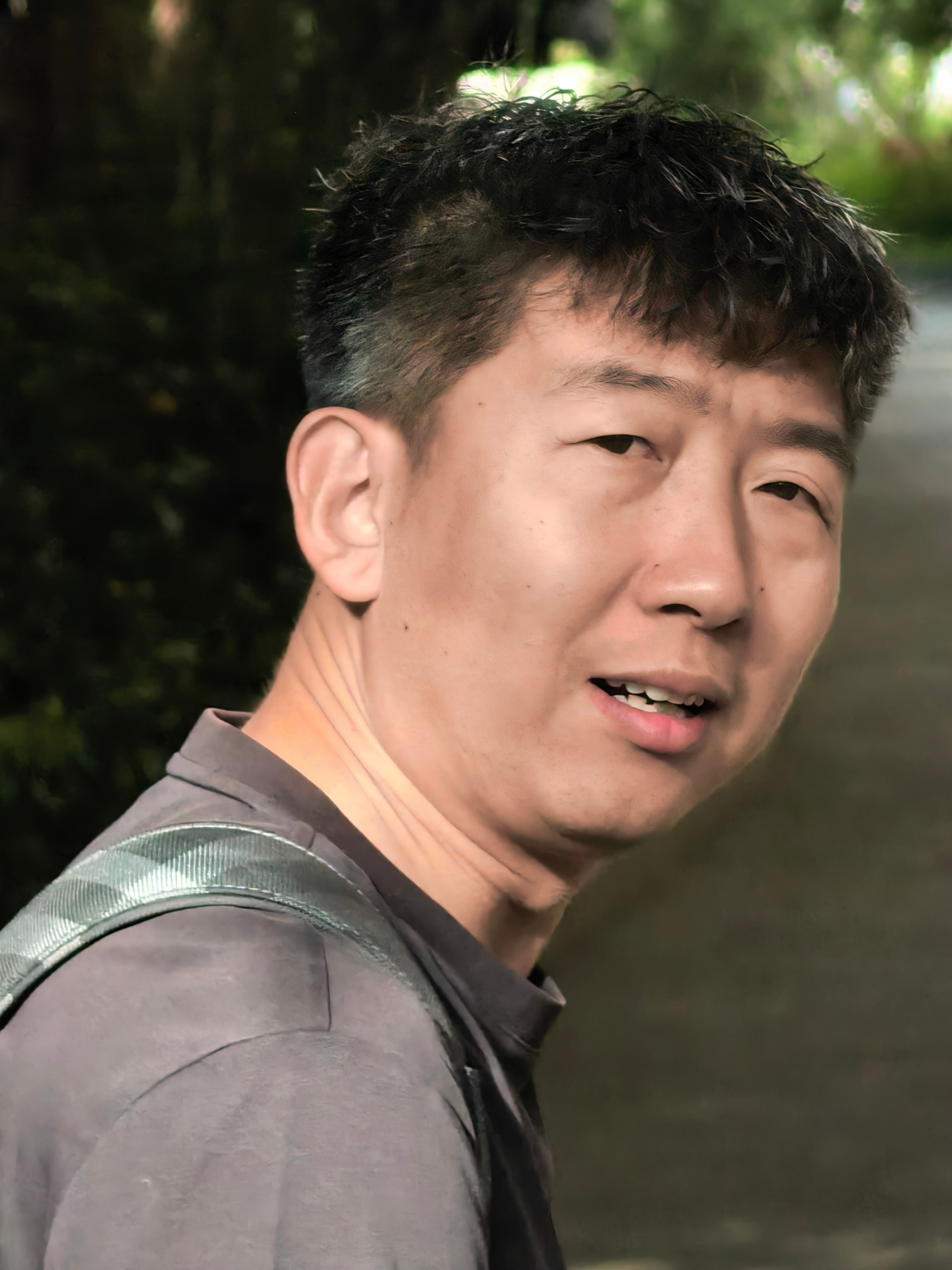 还是老男人会体贴人啊昨天无意说了句牙龈疼大哥凌晨回酒店给我捎的药 感动中国🥹 