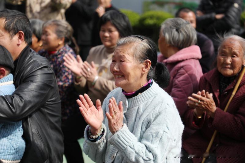 2026，大招频出:
清网行动:一批批劣质账号被封退了场；
站台大师:一个个被清