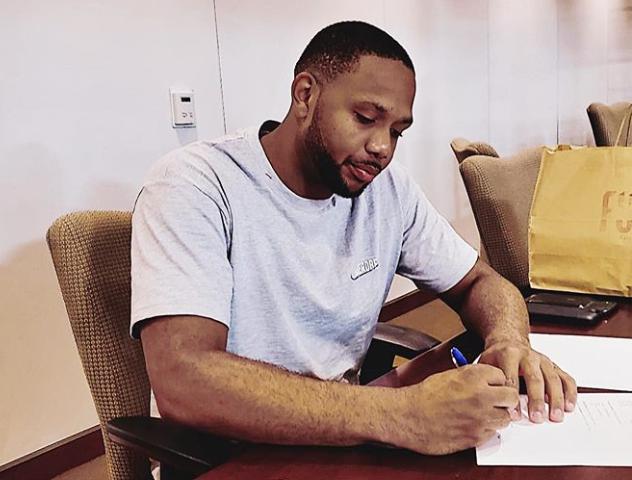 前一天，NBA的著名记者埃文·塞德里发文表示，埃里克·戈登这位火箭旧将将很快宣布