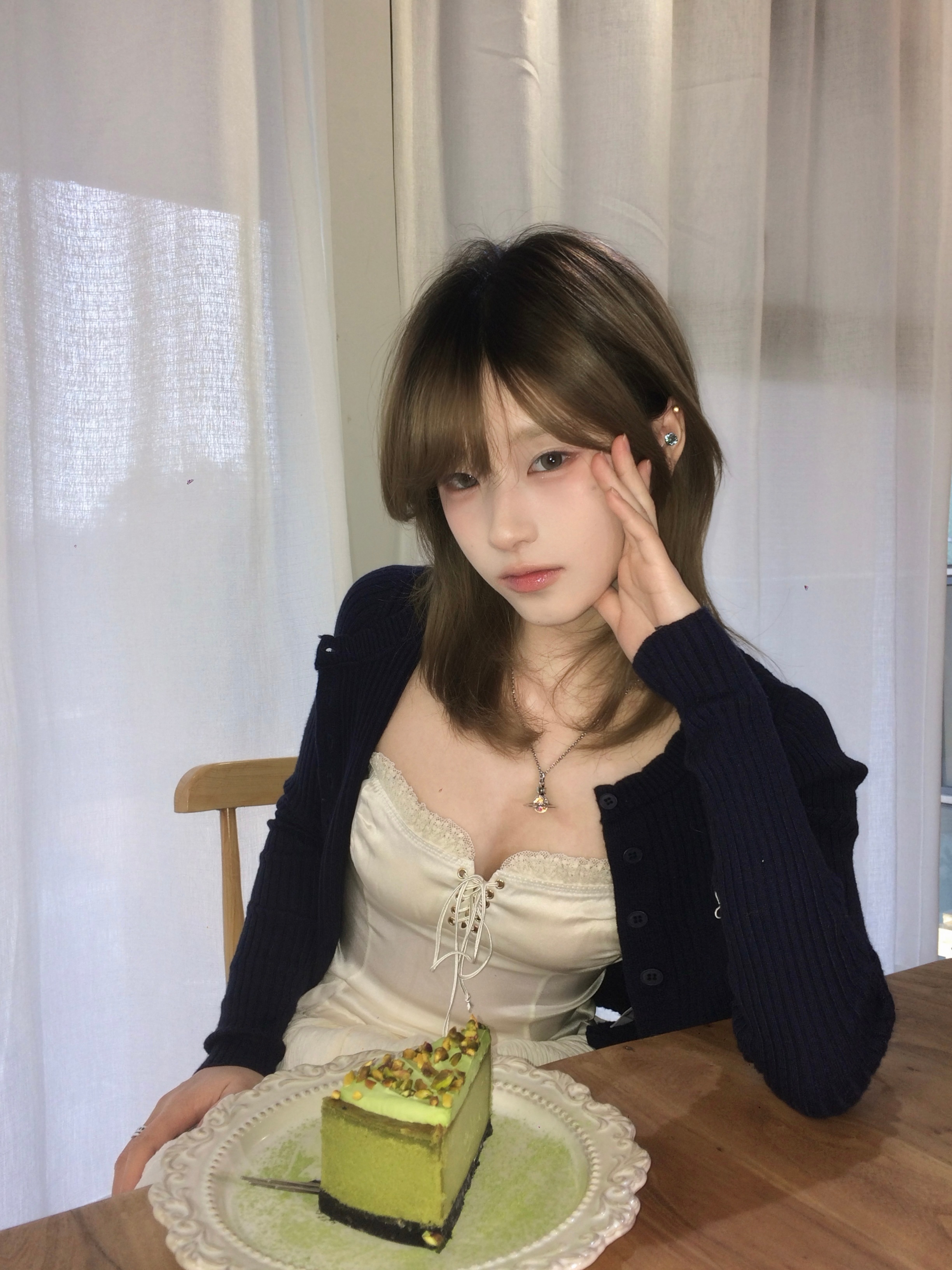 小蛋糕来的吧！眼珠 泰奶茶内搭 Romance of girl外套 十一点睡觉半