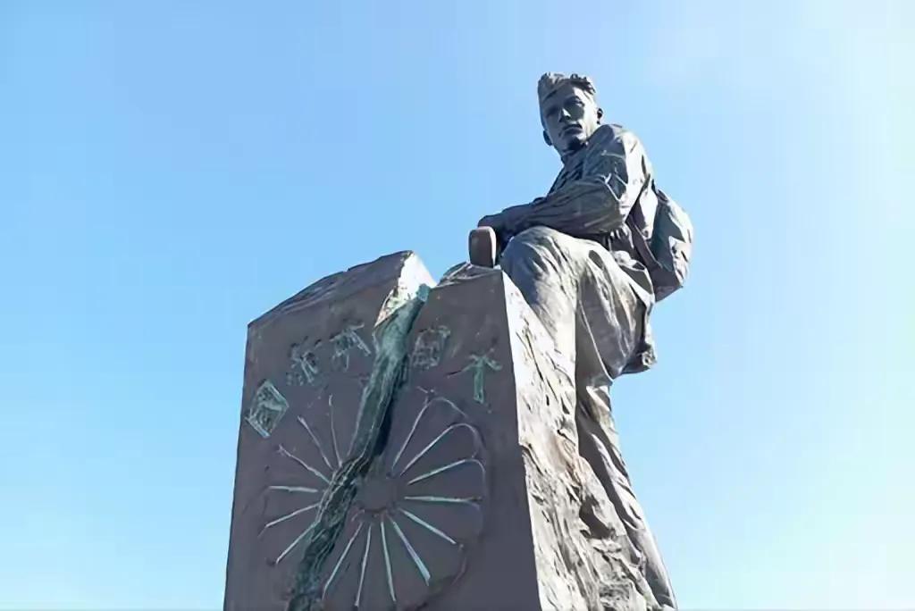 俄罗斯就是俄罗斯，战斗民族的气节让人荡气回肠，哈巴罗夫斯克新纪念碑的设计论人拍手