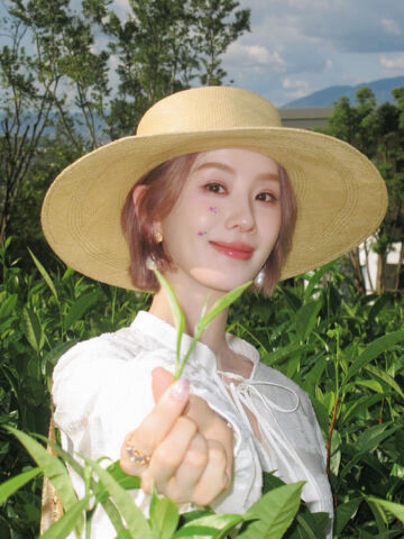 刘诗诗采茶vlog上线啦👏阳光很好，一起来采茶… 戳我查看完整笔记>> 网页链