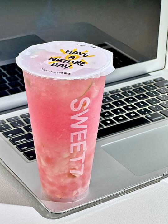 我很少用震撼形容一杯奶茶…这杯好喝到疯了