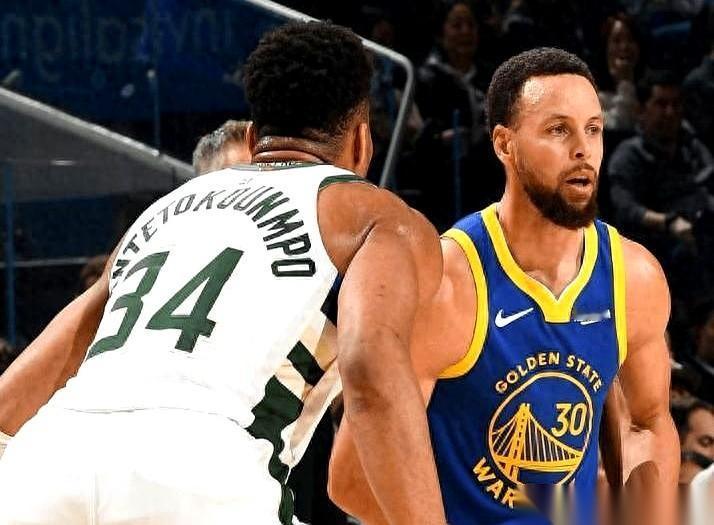 别骗自己了，冠军的圈子，小得很。
牌桌上就坐着五个人，其他人，要么是看热闹的，要