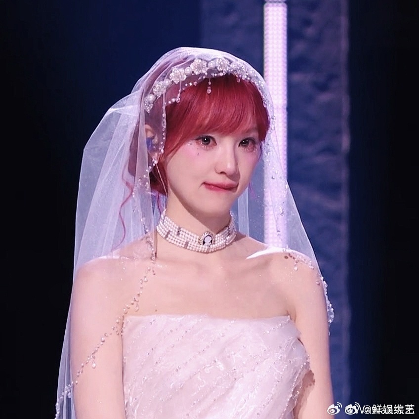 黄灿灿搓碟张月当DJ台乘风2026张月DJ台一整个拿捏，黄灿灿搓碟自带电音感，这
