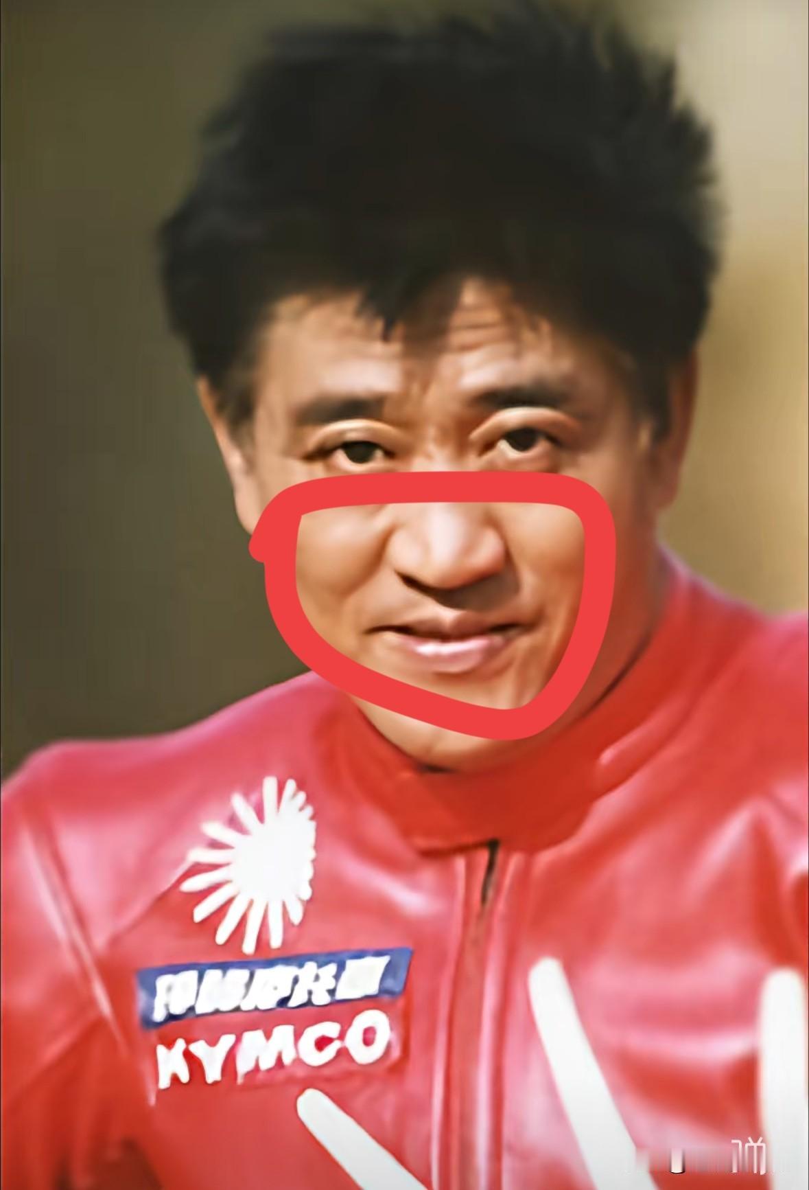 三位英年早逝的中年非常成功的男人，面相有一个地方特别像，那就是“鼻子”。
他们三