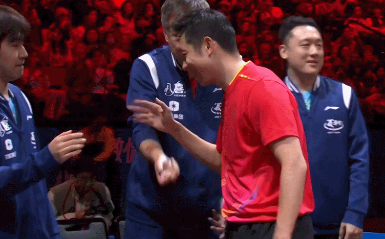 乒出精彩2025年赛事记录 2025年，最温情的一幕回顾2025年，在乒乓球比赛