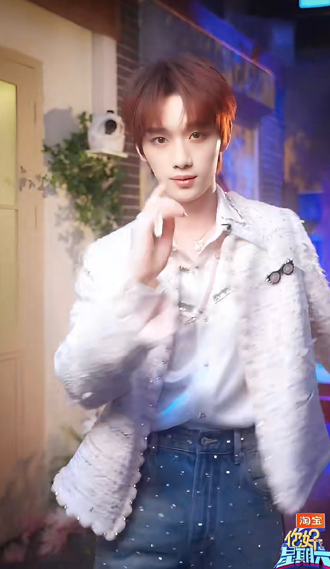 丁程鑫cha了浴室摇转场又被丁程鑫卡点手势舞硬控了 丁程鑫浴室摇转场超丝滑，卡点