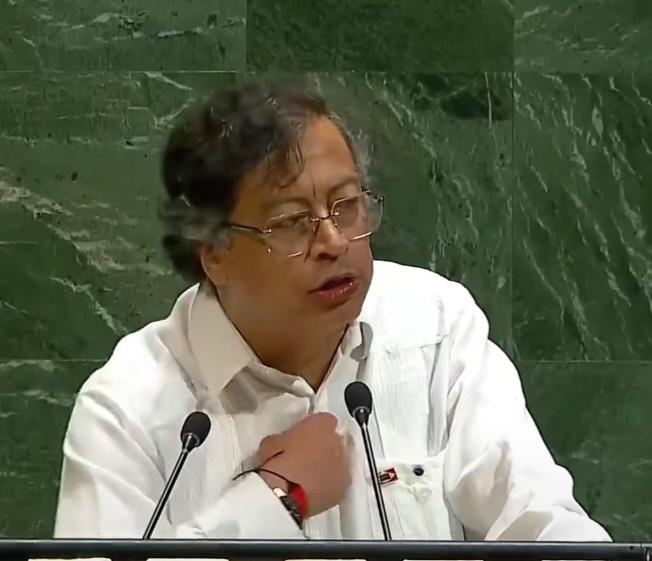 美国吊销佩特罗签证纯属小题大做！
特朗普签署征收关税的行政令，被法院判决违法；冻