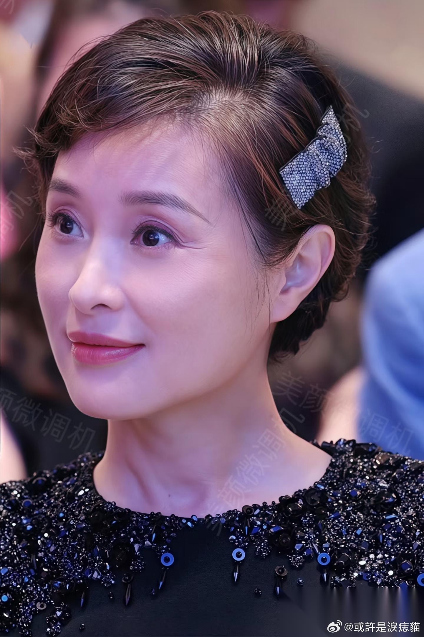 大家发现没 吴越有个过人之处 那就是，她颜值不算顶级的，但就是有种独特的美 她身