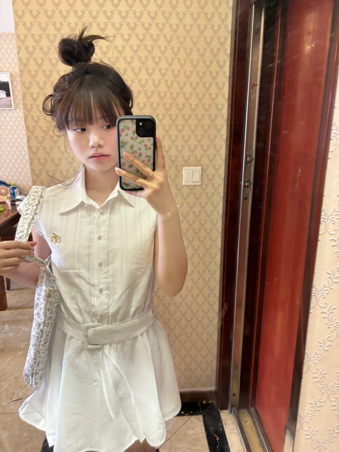 青春美眉