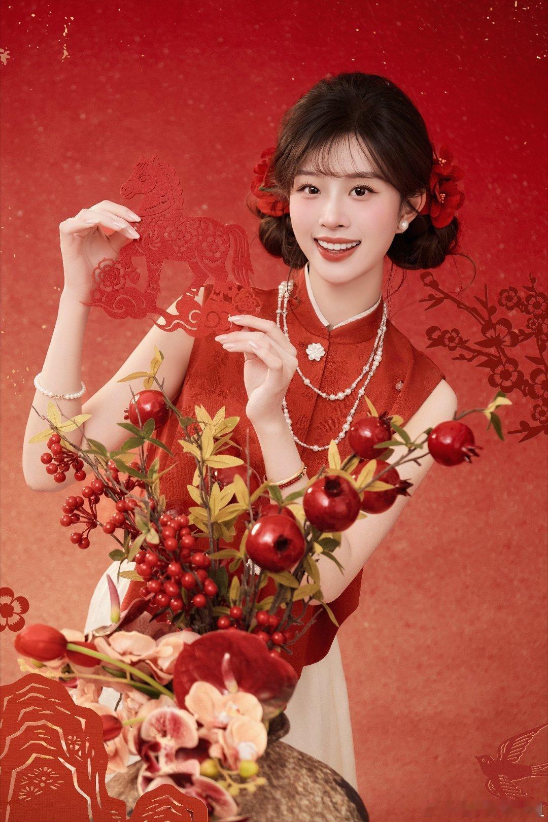 钟雯冠新春灵动大片钟雯冠冠冠这组年味大片也太灵动绝美了，甜妹颜值超在线！今年在央