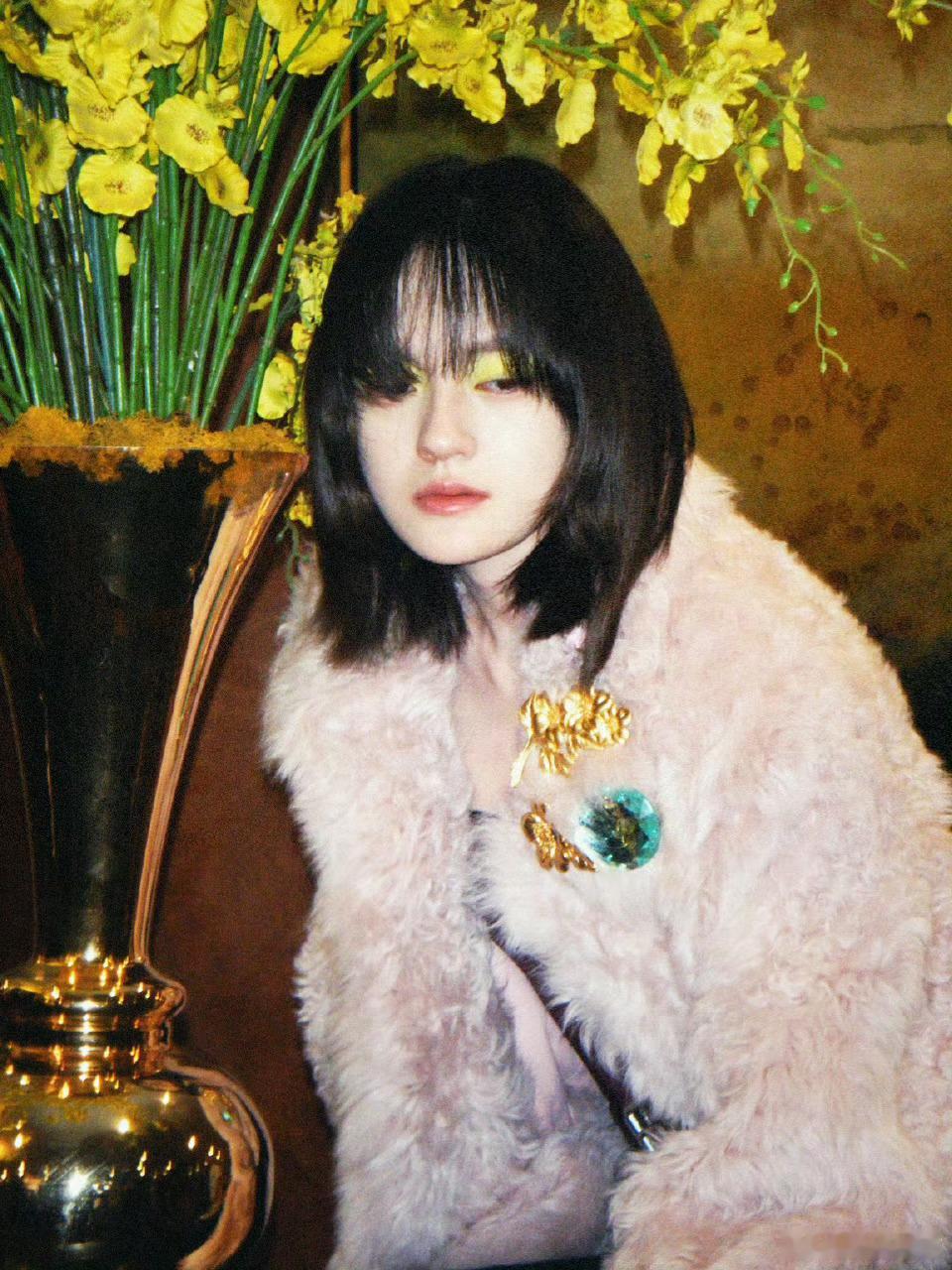 文淇的演技就像开了挂，把每个角色都注入了钢铁般的灵魂，连流泪都流出了宁死不屈的范