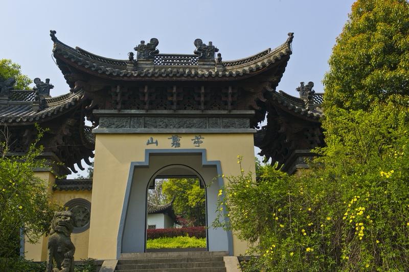 范蠡三徙：功成身退的天道循环
助勾践灭吴后，范蠡急流勇退，《道德经》“功成身遂，