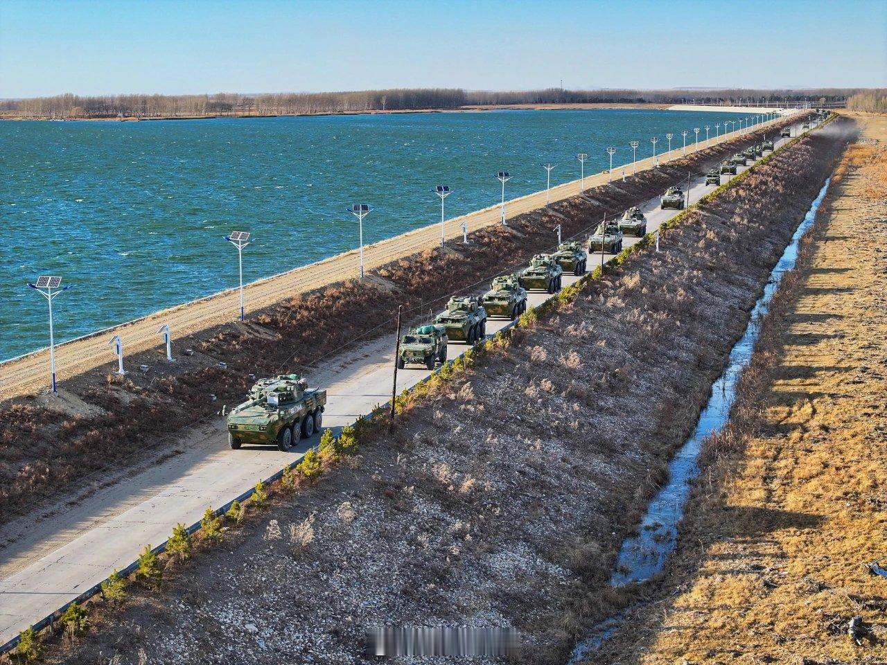 军事历史全触达【直击演训场｜陆军战车，跨昼夜远程机动训练！】披星迎霞，淬火砺刃！