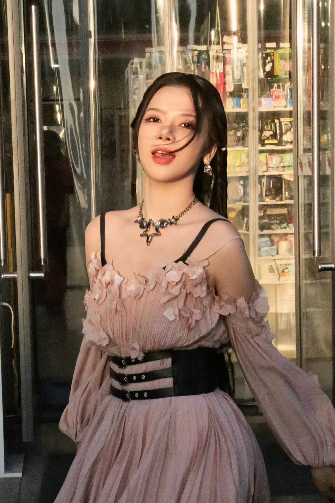 存档一个小生特《若把你》的妆造，是我第一次见到生特时她的造型 好漂亮生特吾姬