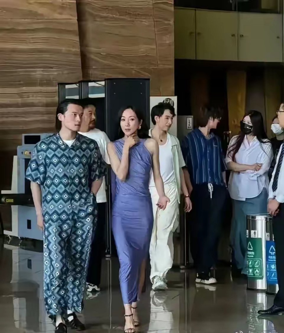 这种看起来苗条但是没有胯的身材算好身材吗？ 