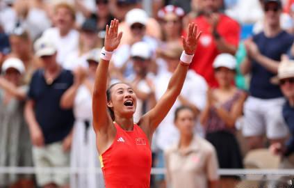 #郑钦文樊振东互关# 冠军与冠军，看好你们，加油[努力] ​​​