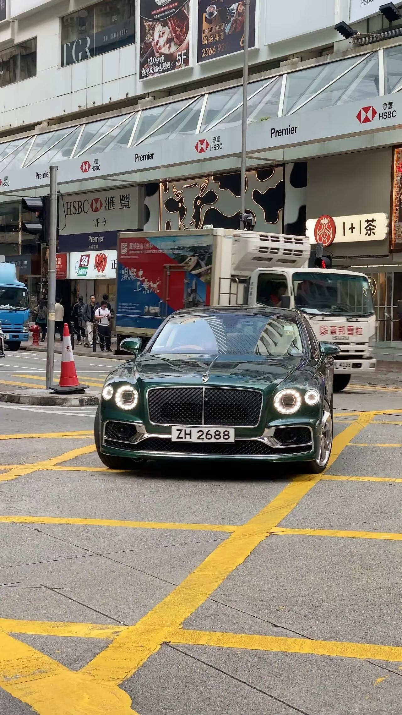 香港街头看着就很高级呢[赞]
