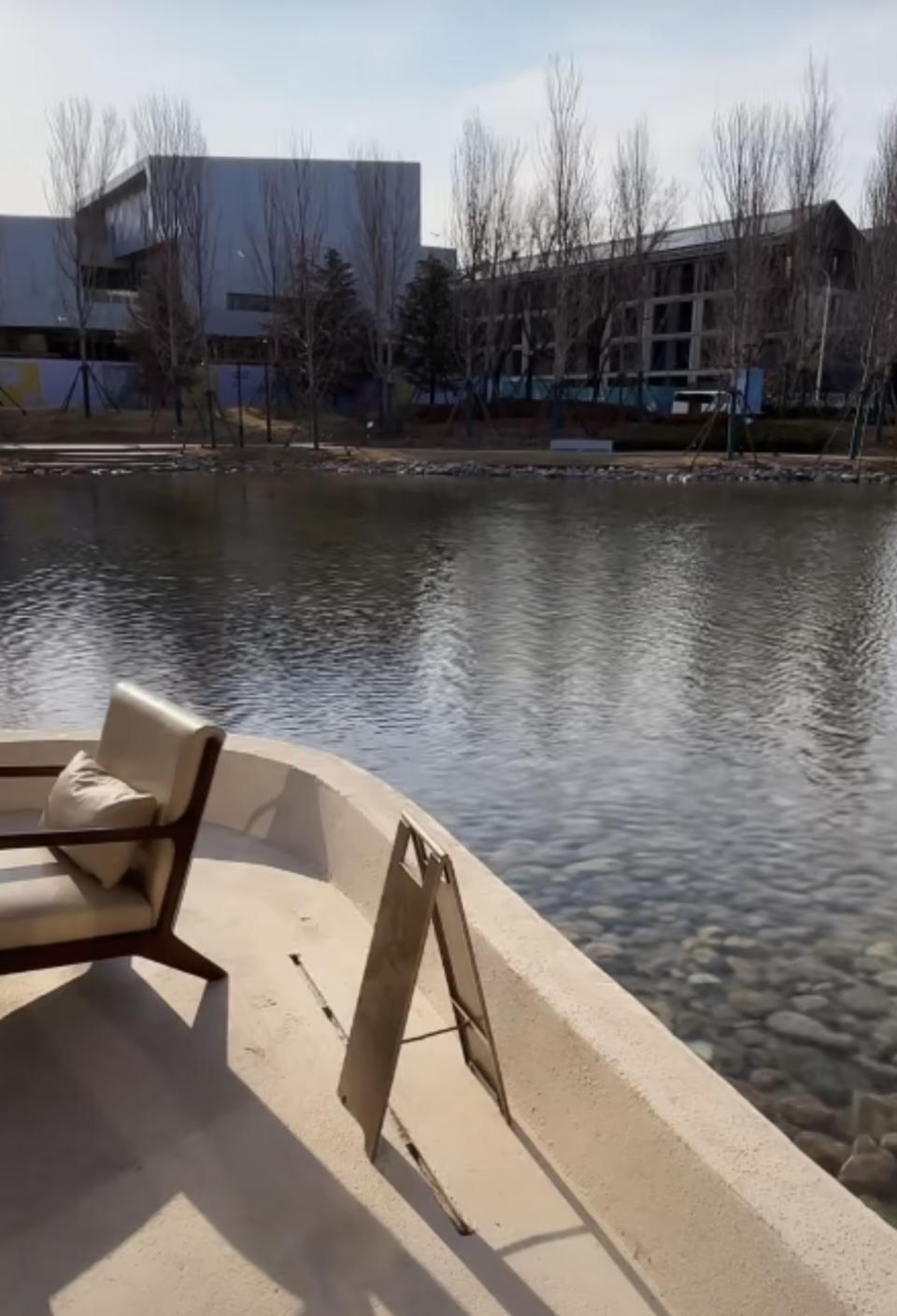 北京房价何时能降到每平方米3000元？

看到有人说，等北京房价降到3000元再