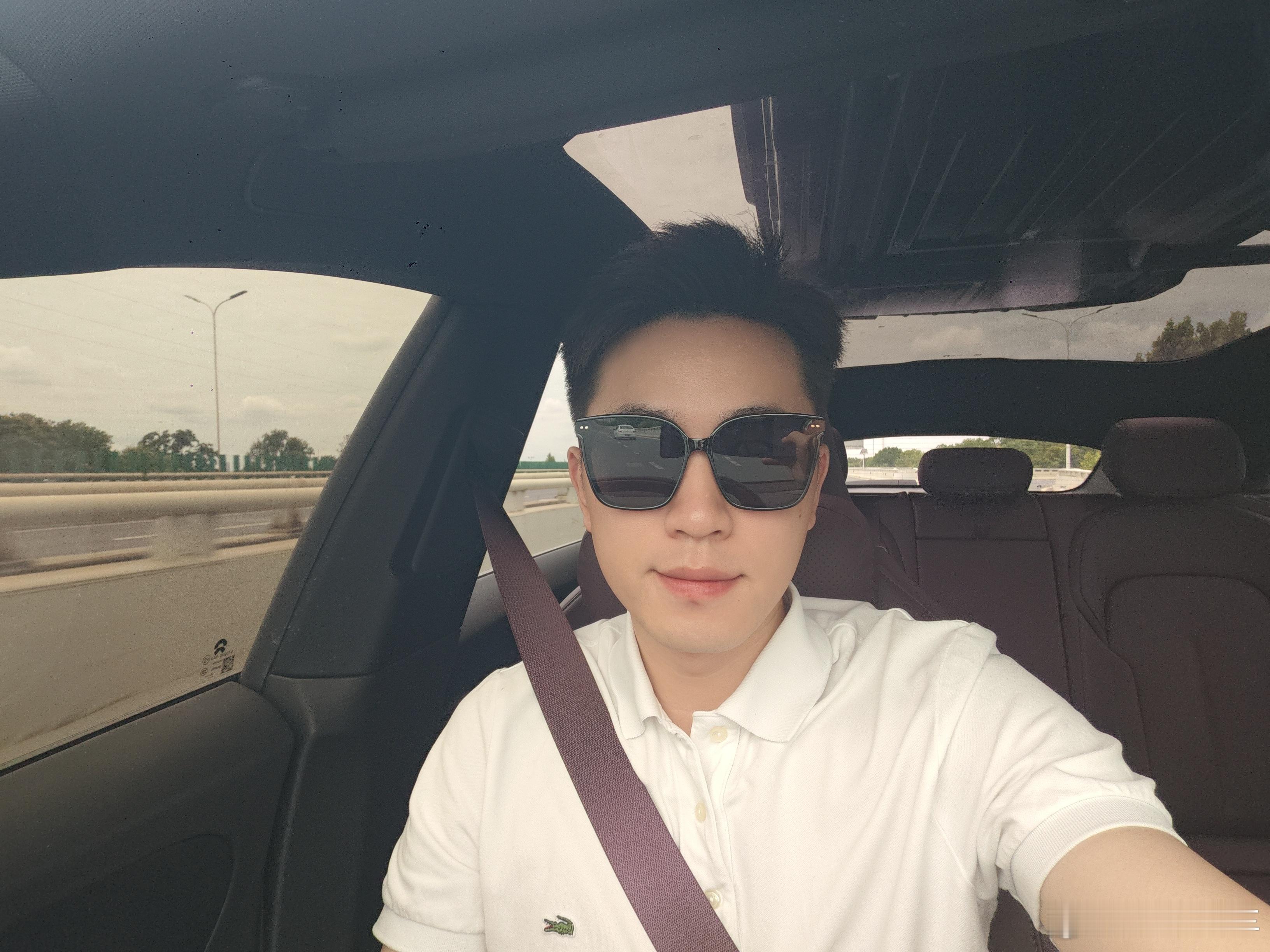 秋天的第一台车还没卖啊 兄弟们，怎么搞啊 让我来收秋天的第一台车也行啊[单身狗]