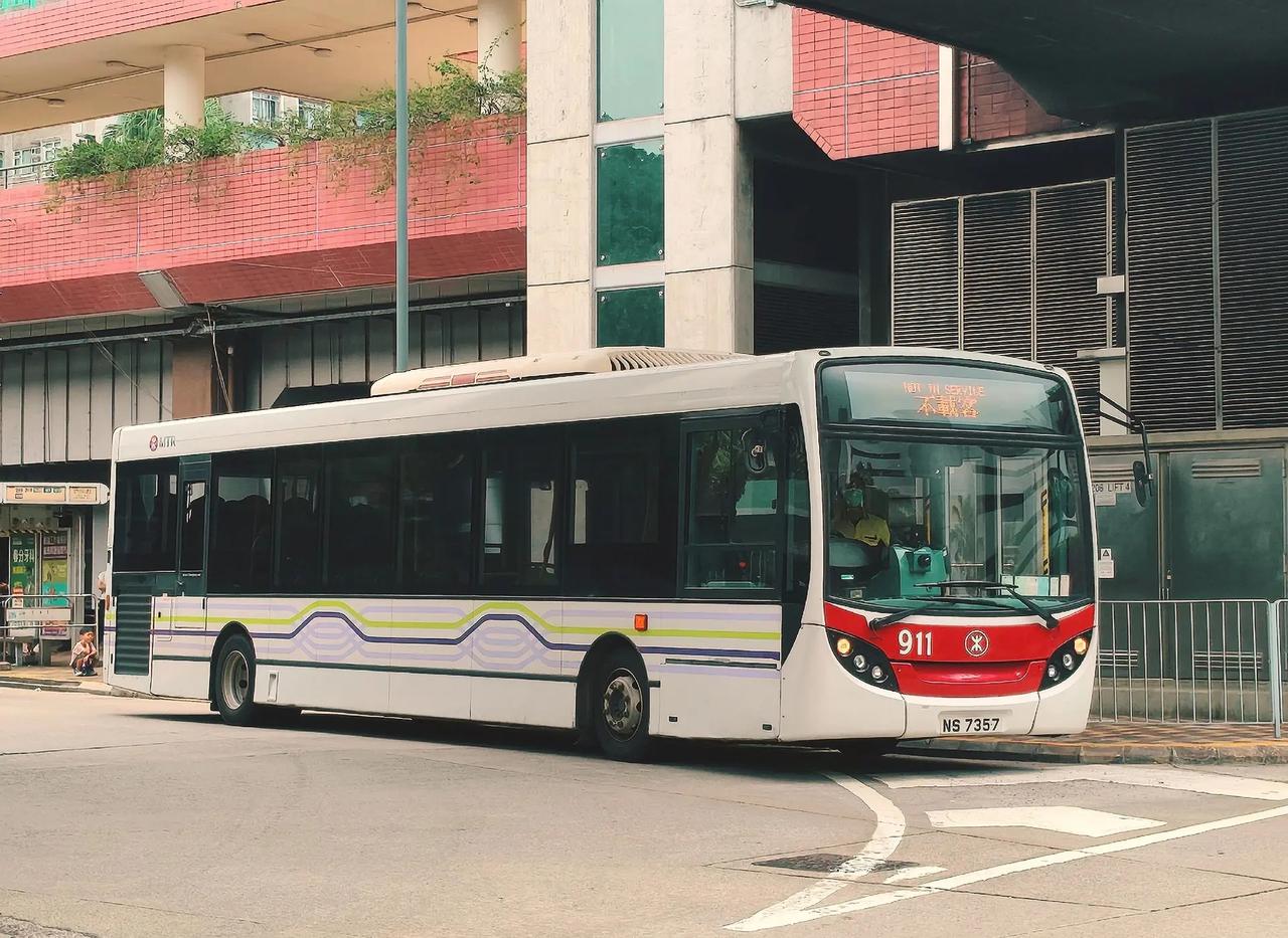 紧急通告。各位想拍港铁巴士最后一辆Enviro200 Dart 11.3M（车牌