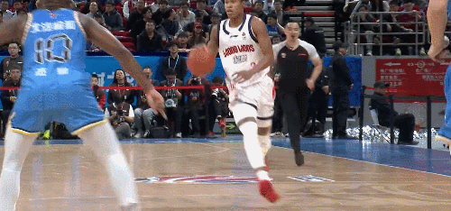 北京男篮vs龙狮男篮 国产华子这球不错 